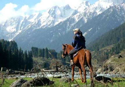 Srinagar Gulmarg Pahalgam 9 Days Tour
