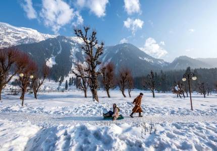 Srinagar Tour Taxi Services