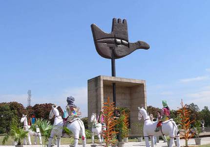 Chandigarh Tour Taxi Services